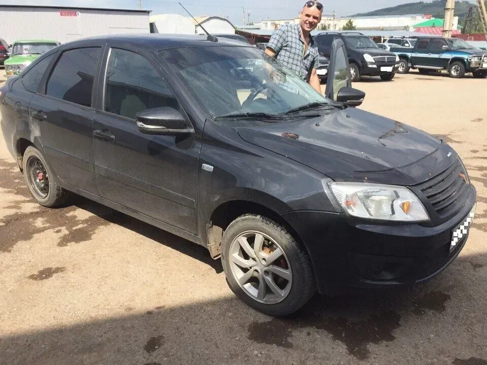 195/60 r15 на гранту седан. 195/60 r15 на гранту лифтбек. 195/60 r15 на гранту. 195 60 15 на гранту. 195/60 r15 на гранту.