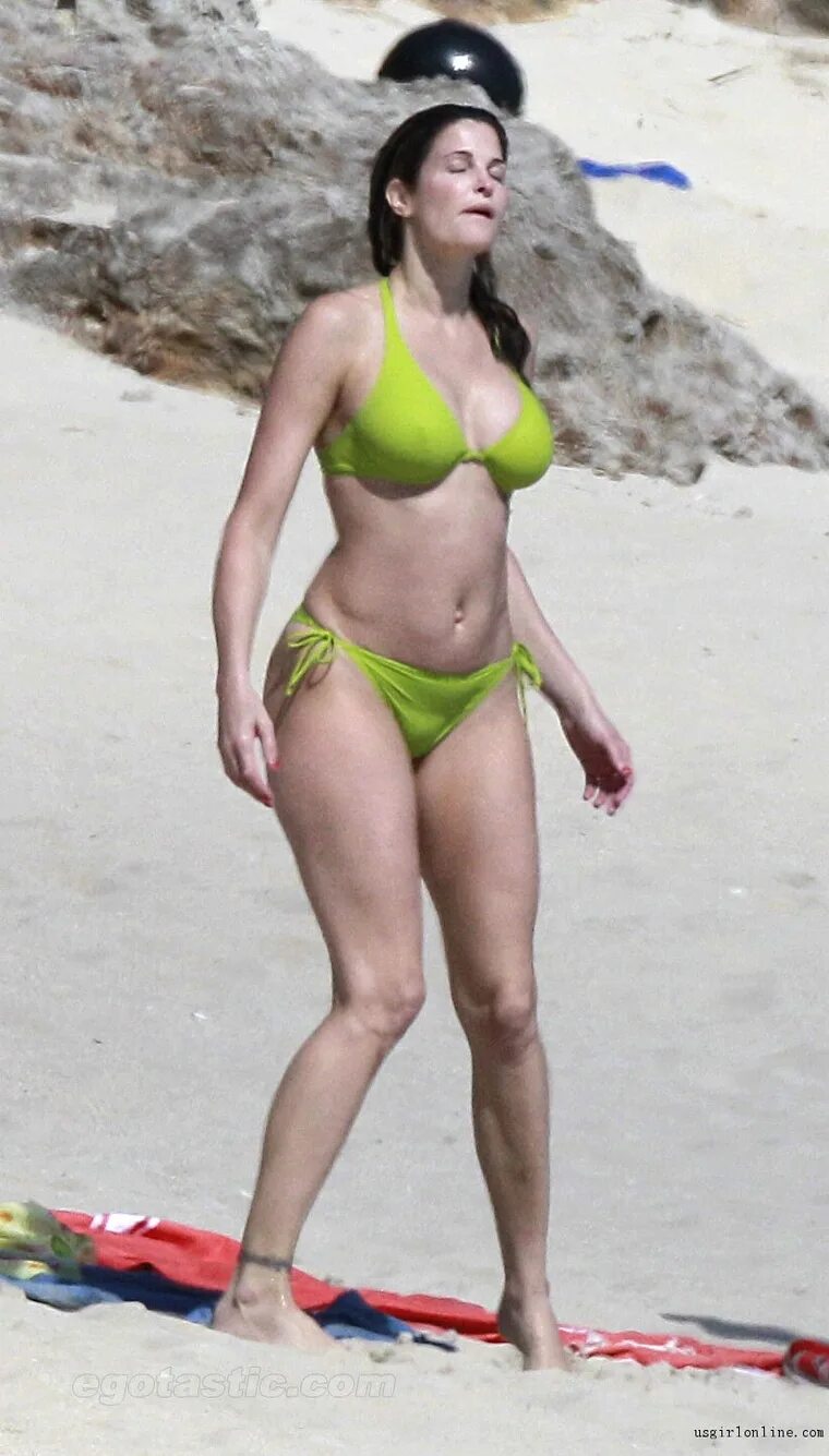Стефани сеймур фигура. Стефани сеймур. Stephanie seymour. Стефани сеймур bikini. Стефани в купальнике.