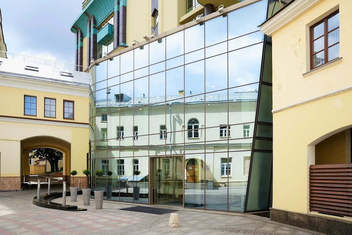 Стр 2 фото. Романов двор Романов переулок 4. Бизнес центр Романов двор Москва. Бизнес центр Романов переулок. Романов переулок, д. 4 стр. 2.