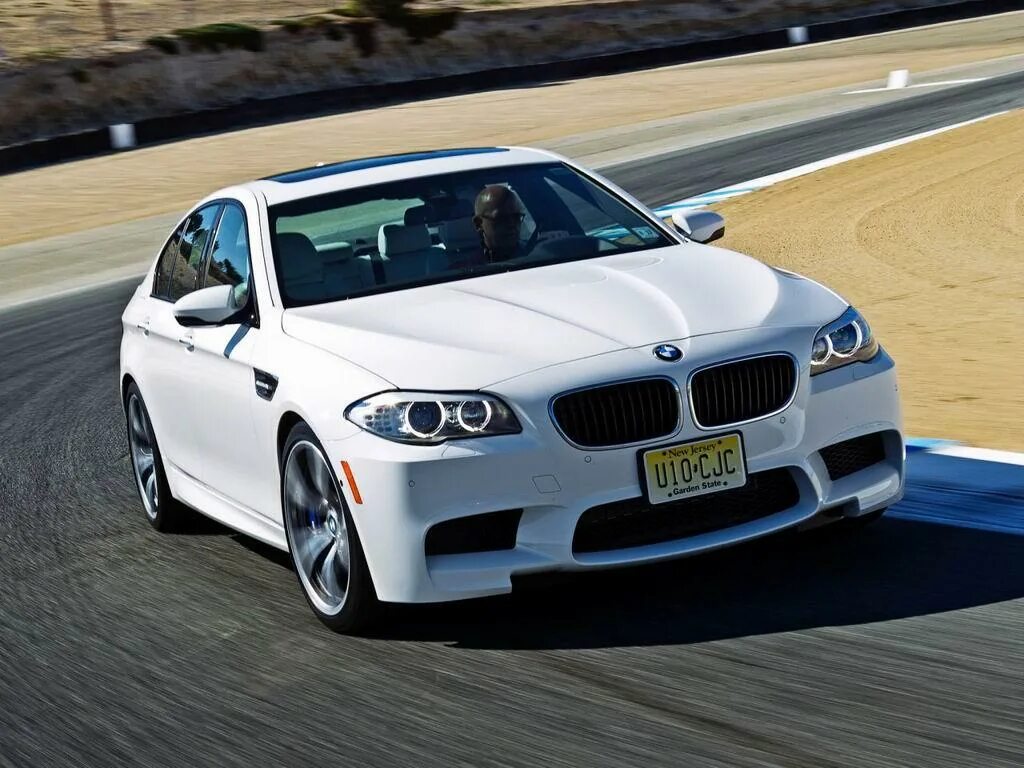 Bmw m 10. БМВ м5 ф10. BMW m5 f10. BMW m5 2013. BMW m5 f10 White.