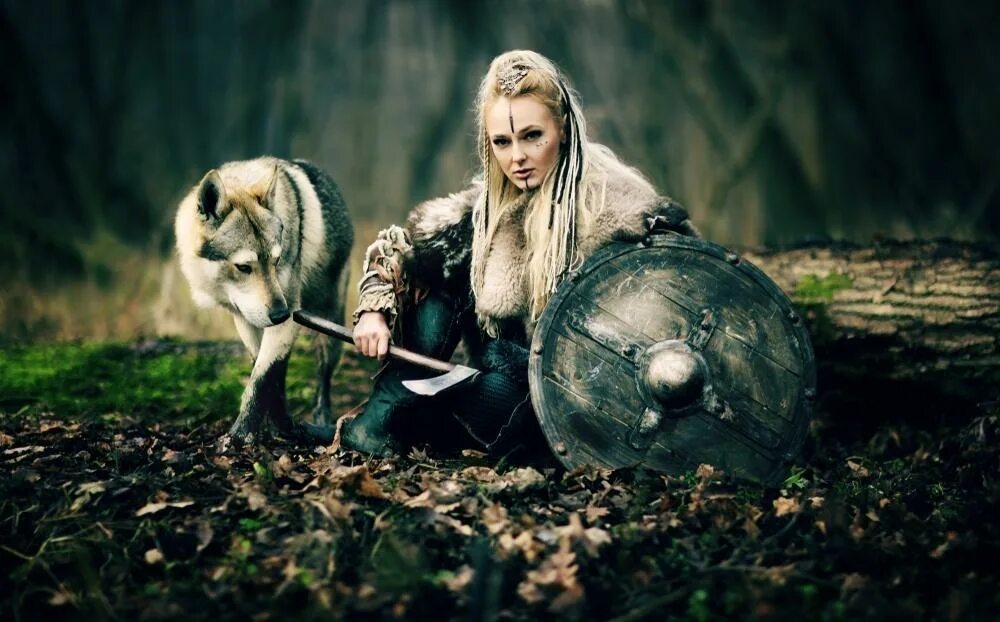 Женщины Викинги воительницы. Воительница Скандинавия. Скандинавия Викинги. Брунгильда Викинги.