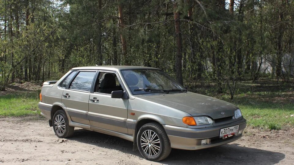 Автомобиль лада-13. год
