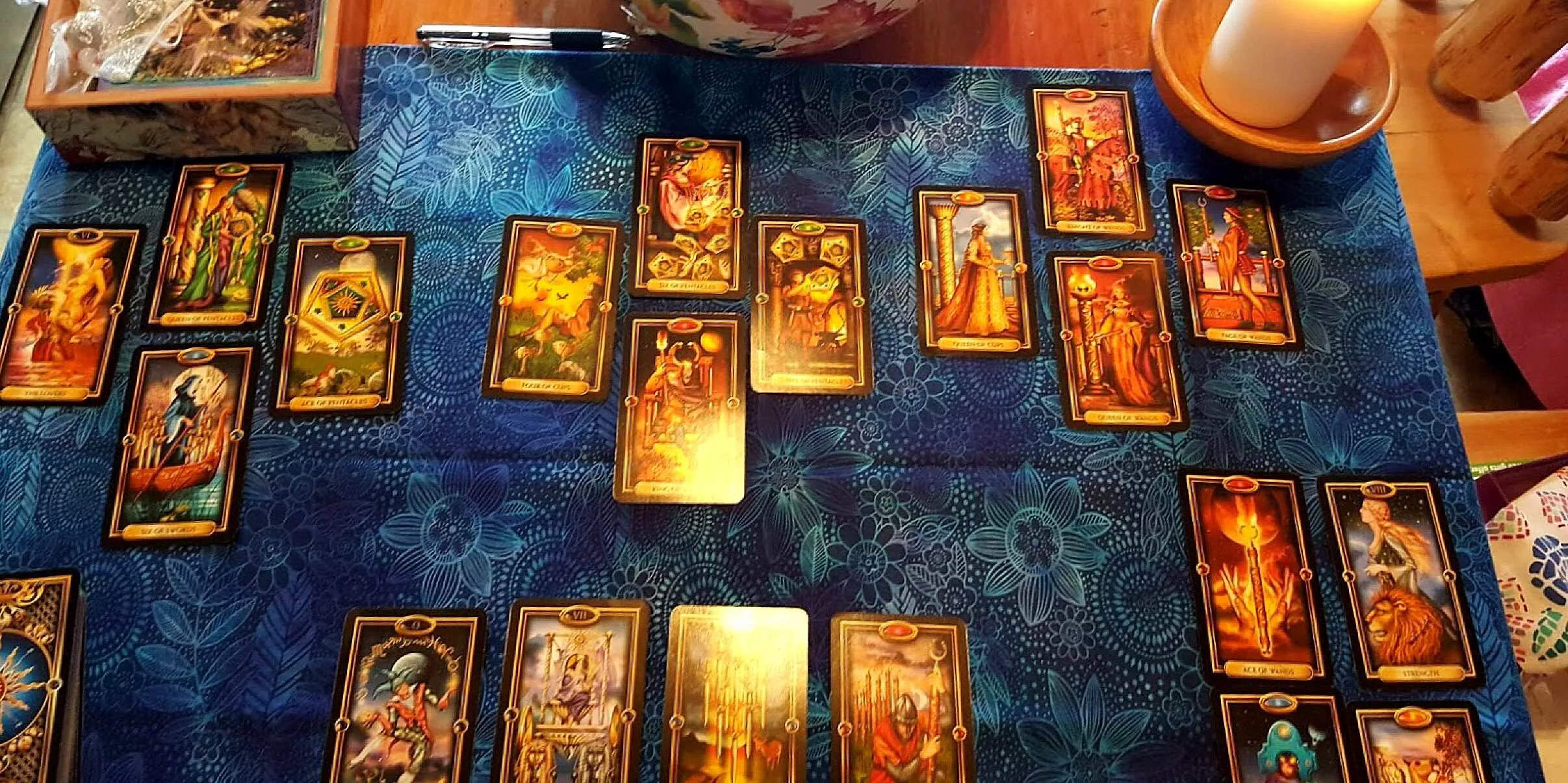 Карты таро прогноз на год. Прогноз на месяц таро. Расклад таро близнецы. Карты таро прогноз на год. Карты "таро".