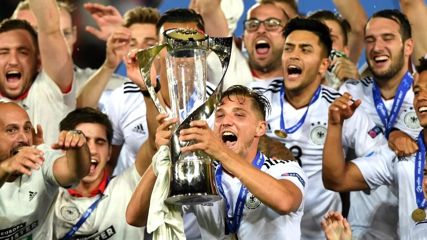 Кто стал чемпионом евро. Uefa european football championship. чемпионат европы 1991. все чемпионы европы по футболу.