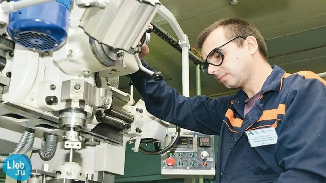 требуется на работу. производство логотип. фридом воронеж телефон техподдержки позвонить. афипский нпз печать. кровельный центр выселки.