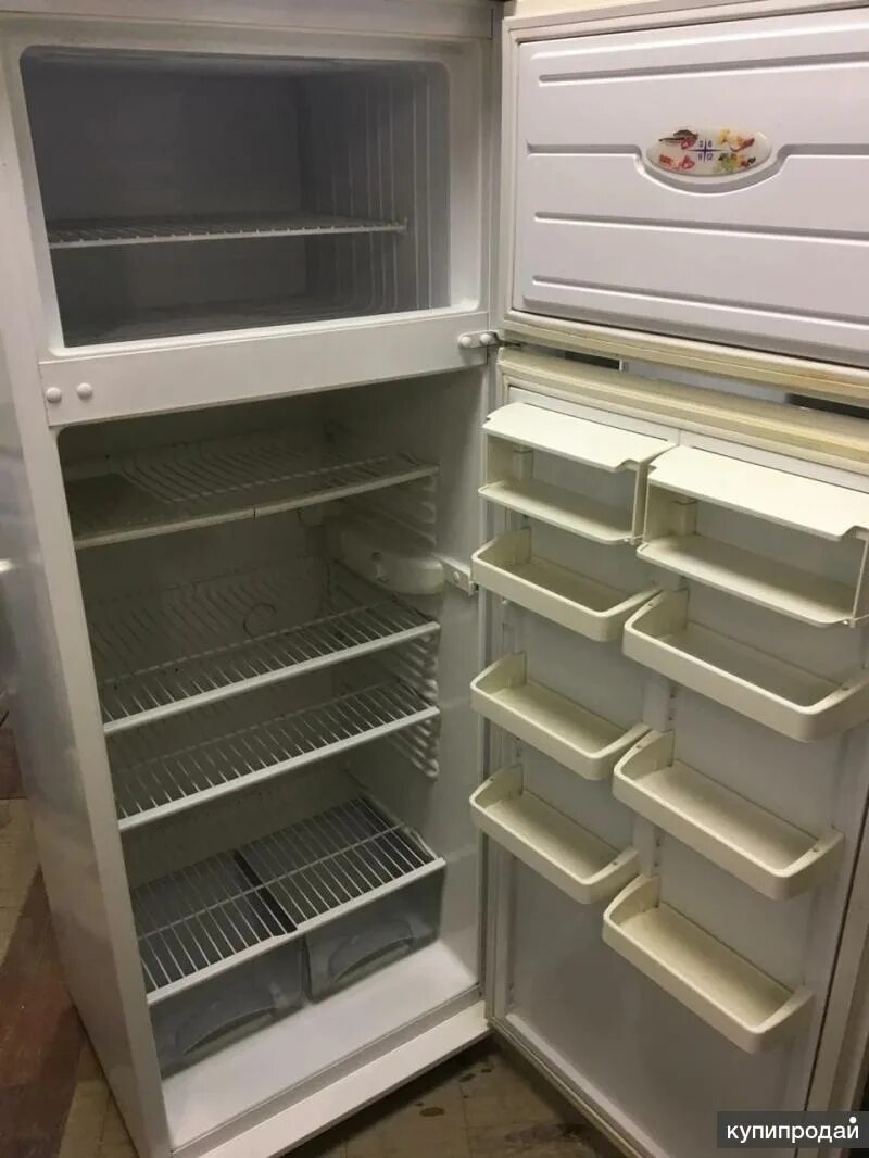 Холодильник б/у. Бэушный холодильник. Продается холодильник. Холодильники бытовые на Юле. Купить б у холодильник в спб