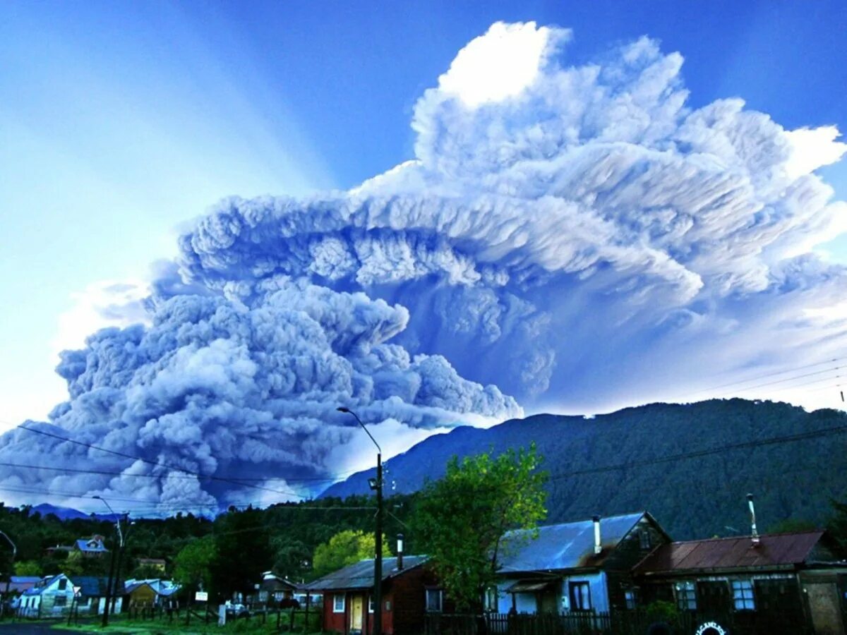 Чайтен Чили. Вулкан Чайтен. Извержение вулкана Кальбуко. Чили. Вулкан Пуйеуэ Чили. Стихийное бедствие характерное для стран южной америки