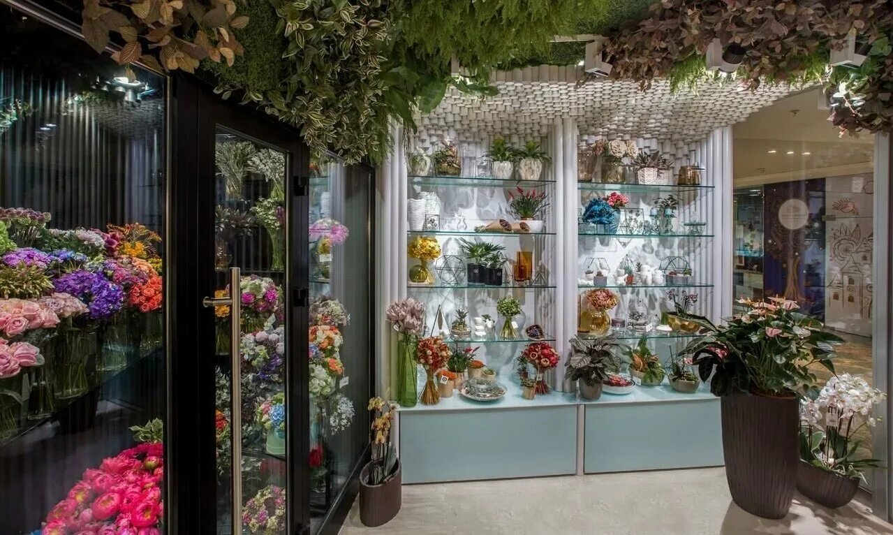 улица букетная. элит букет в екатеринбурге уралмаш. петуния древовидная. красивый букет на улице. магазин округ на планерной в москве.