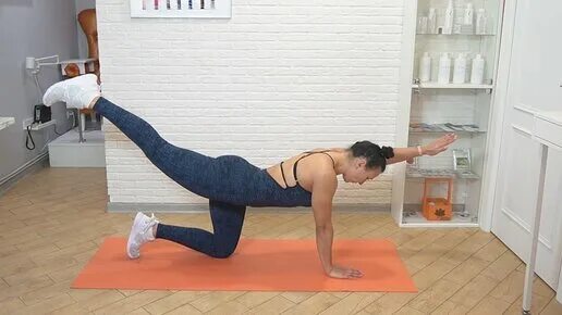 Придает тонус. Планка упражнение. Придает тонус. 3moves. Тренировки в тонус клуб.