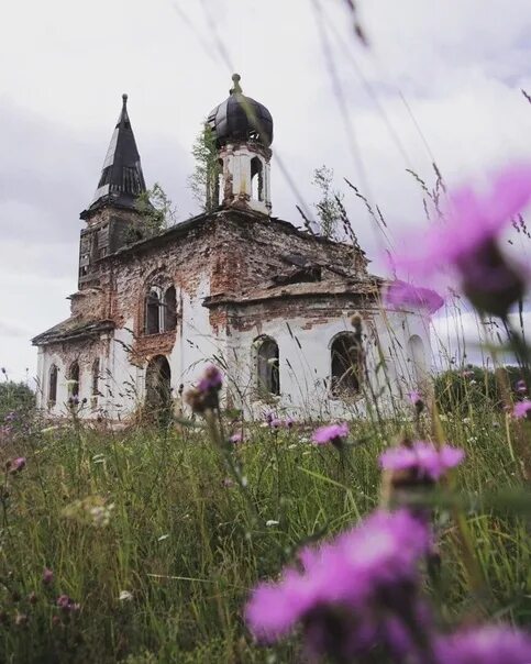 Заброшенная Церковь в Карелии. Карелия разрушенная Церковь. Старый заброшенный храм. Разрушенные храмы России. В каком искать краю