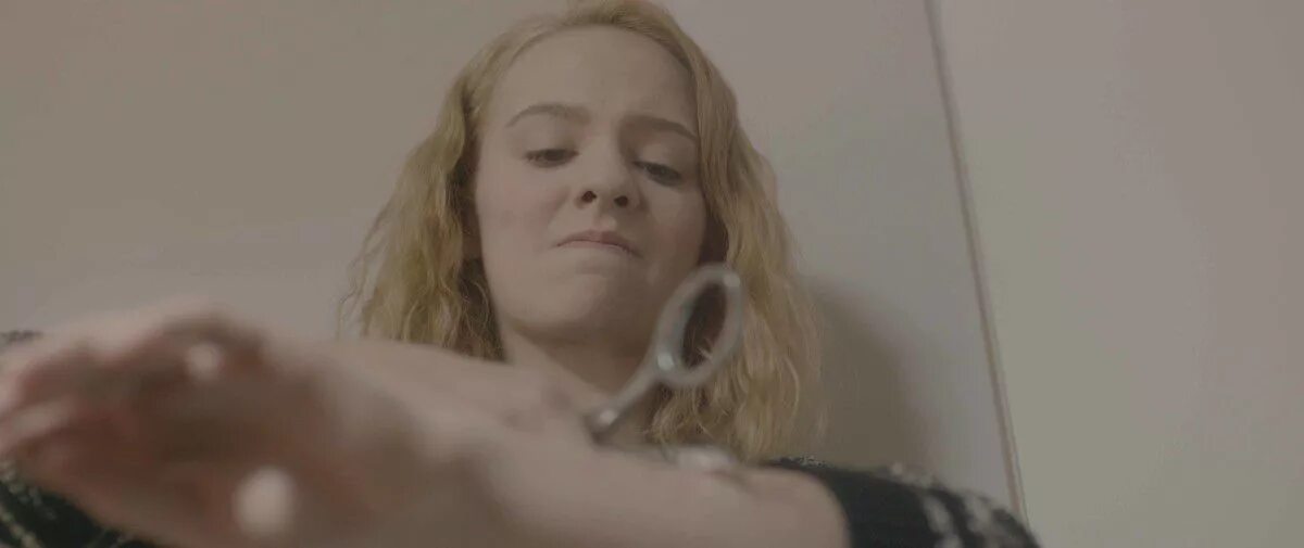 Дитя тьмы 2017. Дитя тьмы 2017. Дитя тьмы 2017. Дитя тьмы фильм 2017 оливия. Джоанна ньюмарк дитя тьмы.