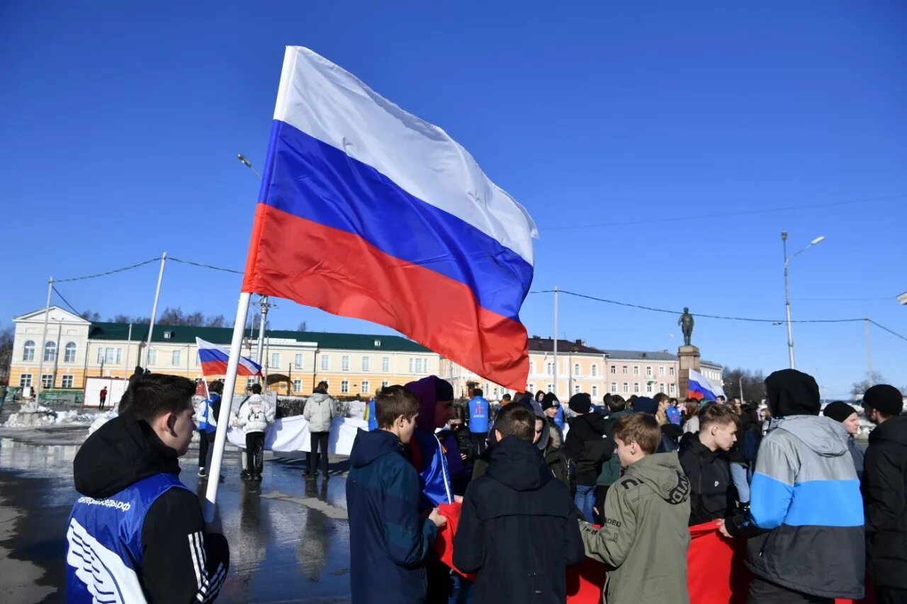 Новости главное 2015. Флешмоб в поддержку России. Крым и Россия вместе. Россия и Крым мы вместе. Мероприятия в поддержку Российской армии.