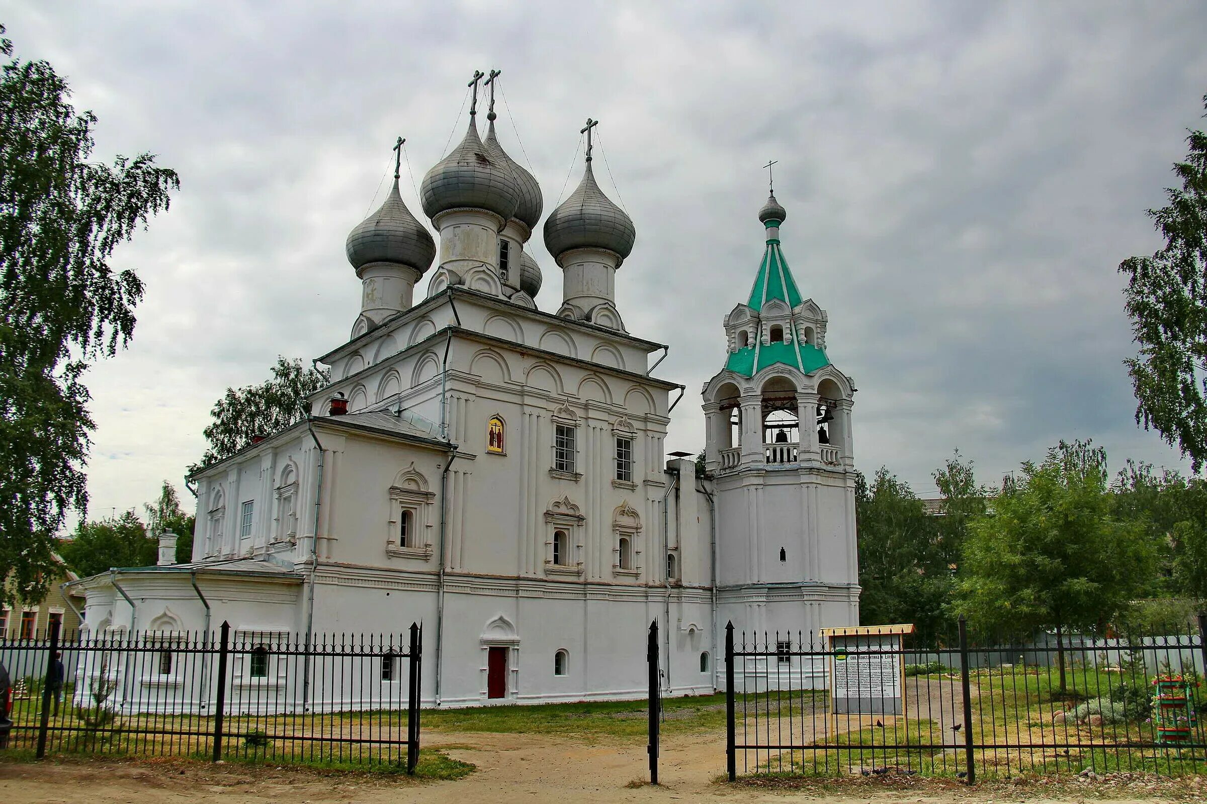 храмы вологды. российский храм вологда. храм кафедральный собор вологда. вологда церкви в вологде. вологда церкви и храмы.
