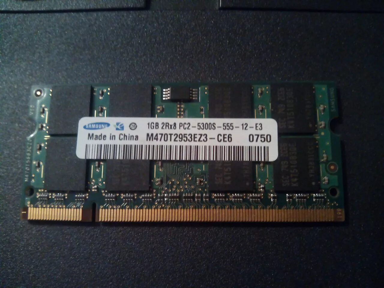Планка оперативной памяти для ноутбука ddr3 на 2 ГБ. SDRAM ddr2-667. Планка оперативной памяти ноутбук ддр 2. Планка для ноутбука ddr2.