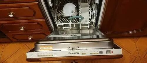 Посудомоечная машина hotpoint his 2d86 d. Посудомоечная машина Hotpoint Ariston LST 41677. Ariston LSI 48a. Посудомоечная машина Аристон 2006 года. Посудомоечная машина Аристон 45 см старого поколения.