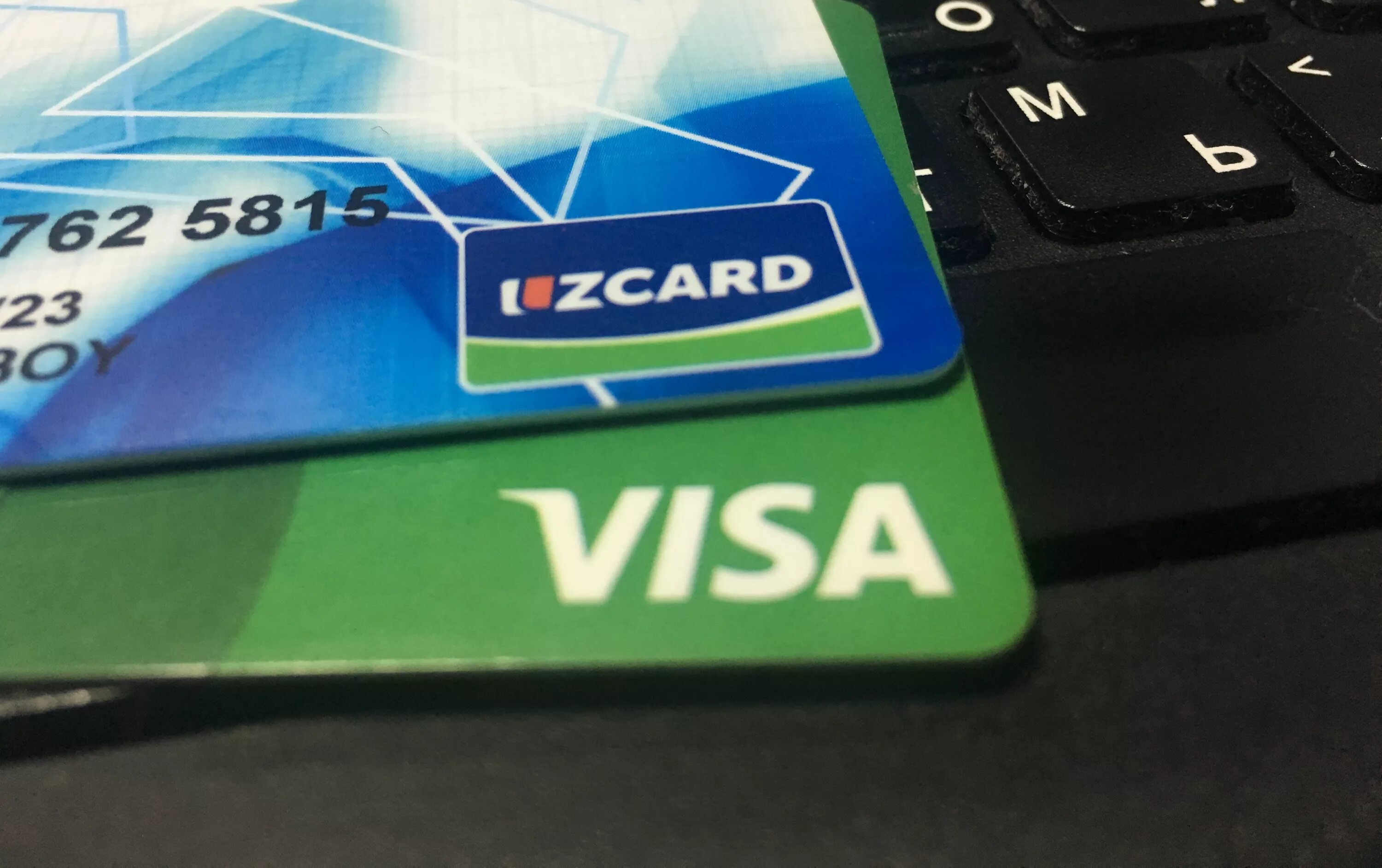 Карта банка узбекистана. Карта uzcard. банковские карты узбекистана. пластиковые карточки узбекистан. пластиковая карта uzcard.