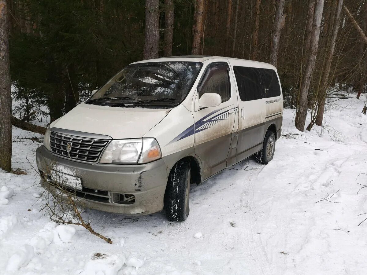 Тойота хайс 2001. Тойота гранд хайс 2001. тойота гранд хайс 2001 год фото. тойота гранд хайс комплектация велюр.
