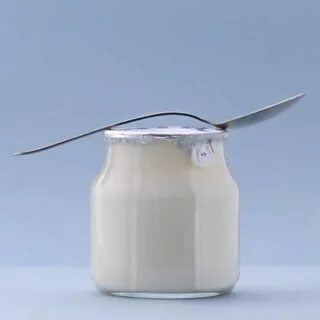 Йогурт в стеклянной