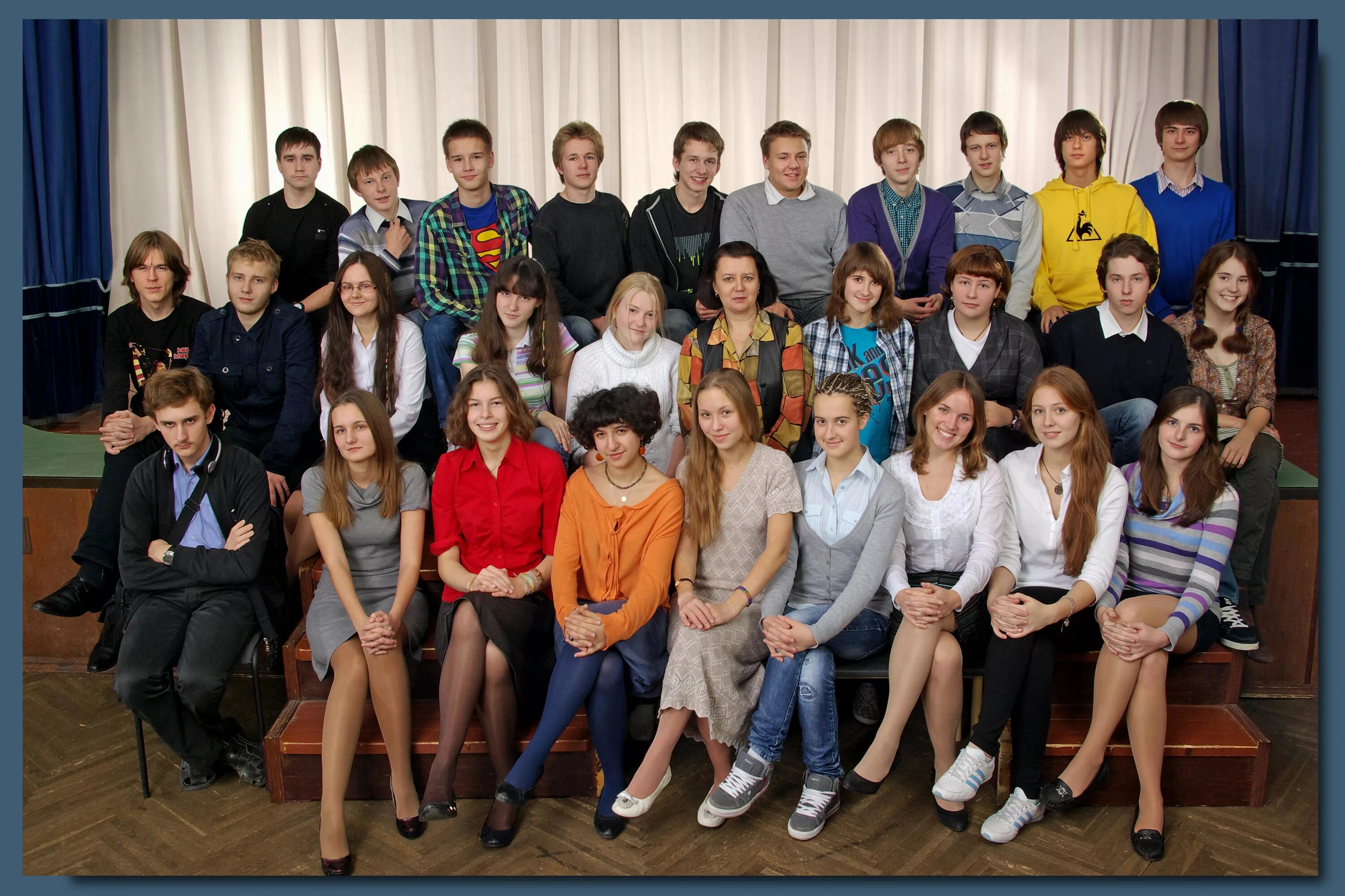 Выпускники 2011 года. Выпускники школы 1239. Выпуск 2011 год. Выпуск школы 2011. Ростов на школы выпуск