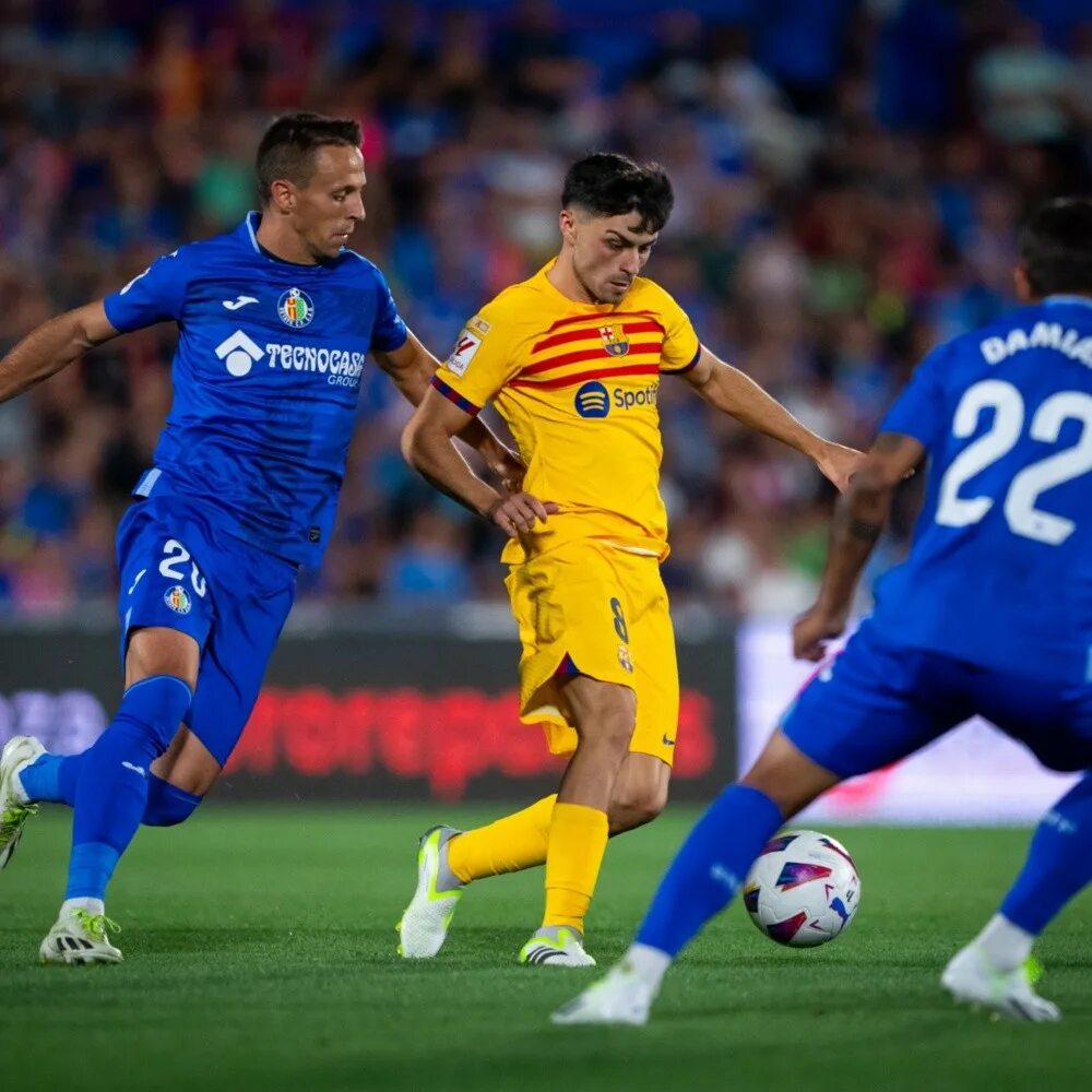 шанхай порт футбол. чемпионат китая. шанхай шэньхуа форма. футбольная база шэньхуа шанхай. шанхай шэньхуа - шанхай порт.