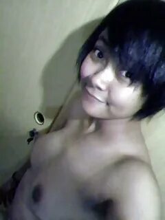 foto bokep pns muda cantik imut toket cilik bergaya selfie manja.