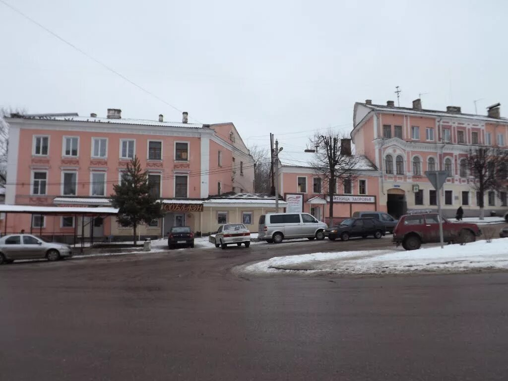 Ржев улицы города. Площадь коммуны ржев. ржев 2001.