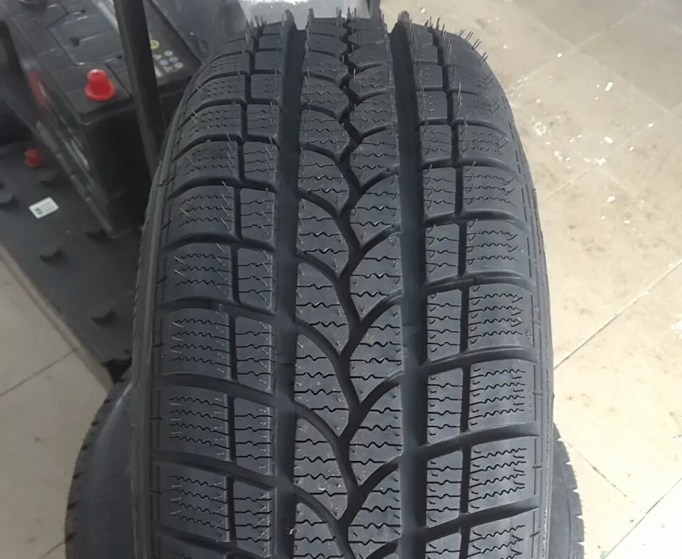 Tigar winter 1 бу. Автомобильная шина tigar winter 1 205/55 r16 94h зимняя. Tigar winter отзывы. Tigar ice 205/55 r16 94t. Tigar winter 235/40 r18 95.