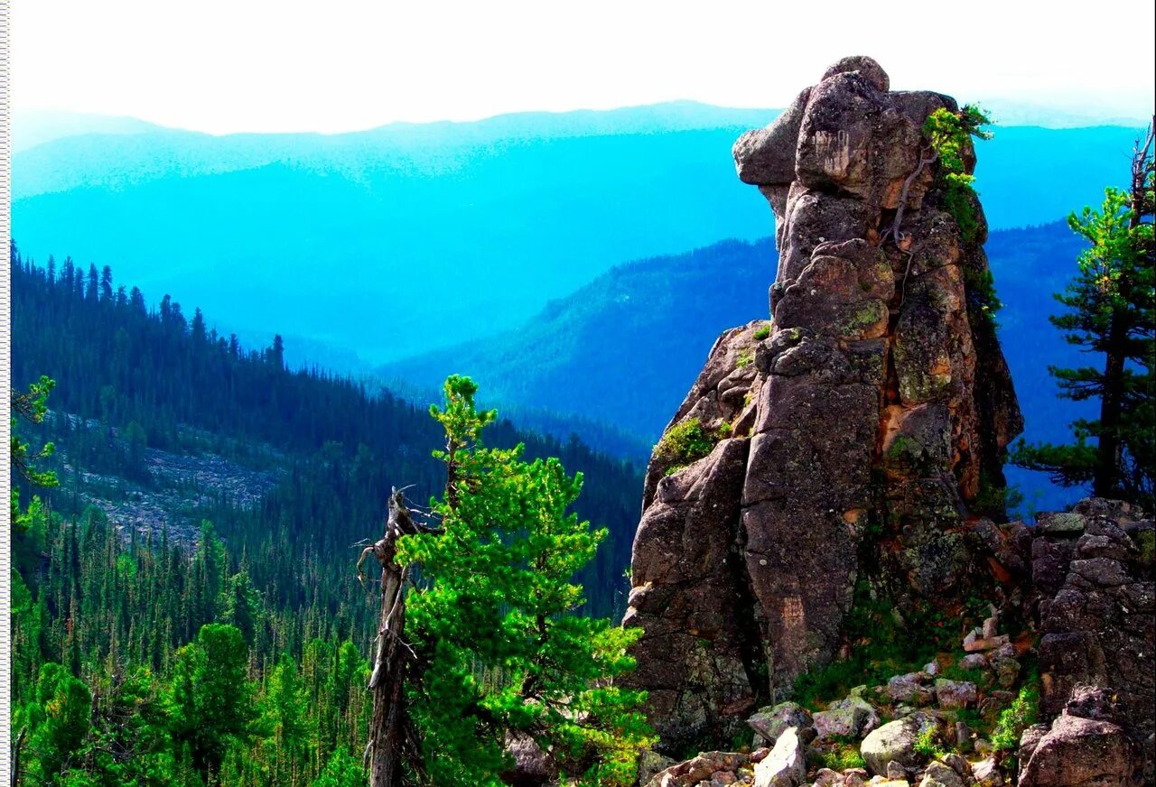 Висячий камень в Хакасии в Ергаки. Ергаки природный парк. Каменный город Ергаки. Ергаки достопримечательные места.