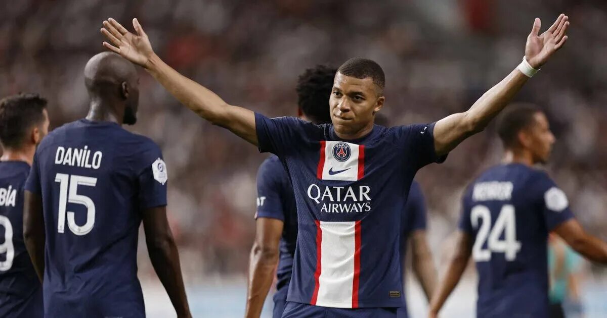 Мбаппе псж 2021. Килиан мбаппе 2022. Килиан мбаппе 2023. Мбаппе псж 2023. Килиан мбаппе псж 2022 2023.