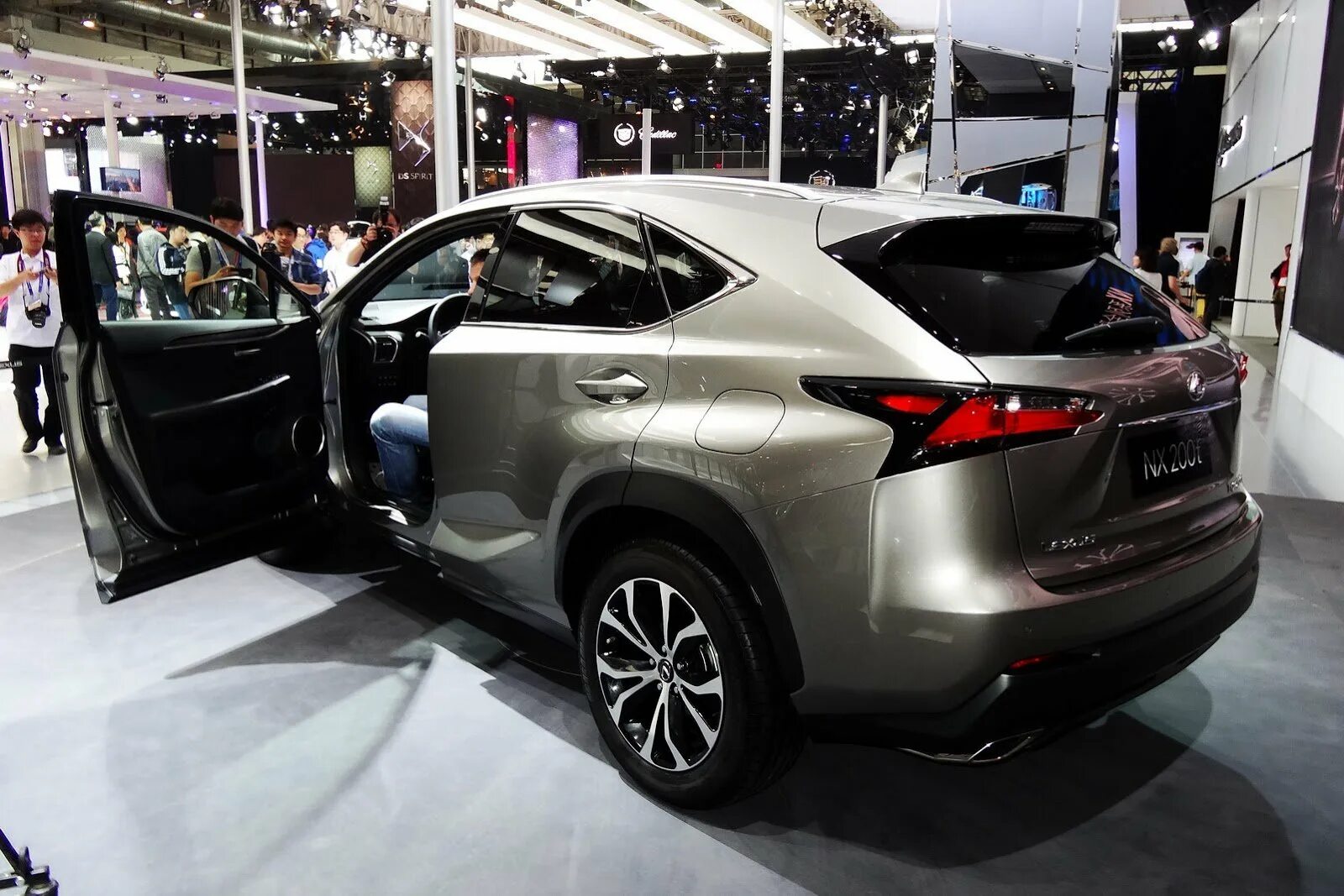 Лексус кроссовер Модельный ряд. Модельный ряд Лексус NX. Ниссан nx200 2.0. Lexus NX 200 Модельный ряд.