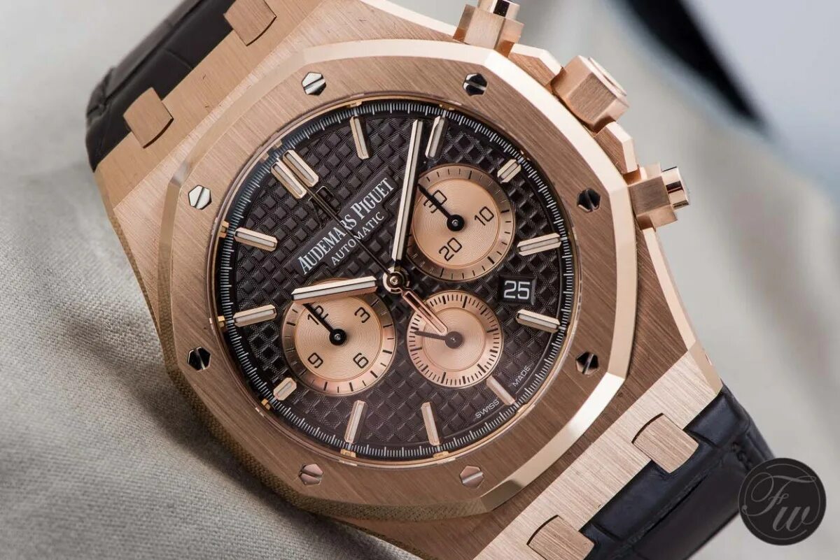 Часы audemars piguet оригинал. Адемар Пиге часы. Адемар Пиге Роял ОАК. Аудемарс Пигует. Адемар Пиге мужские.