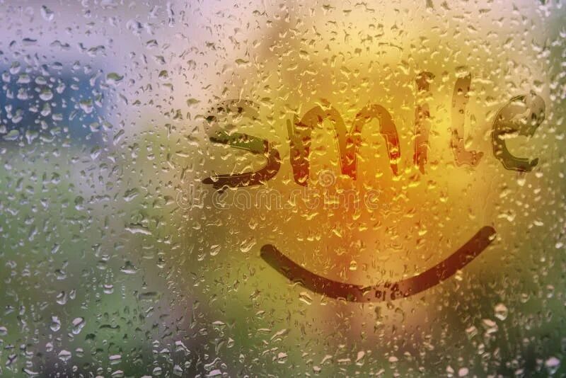 Улыбчивый запотевать егэ. Запотевшие в машине запотевшие окна. Запотевшее стекло. Надпись на запотевшем зеркале. Рисование на запотевшем стекле.