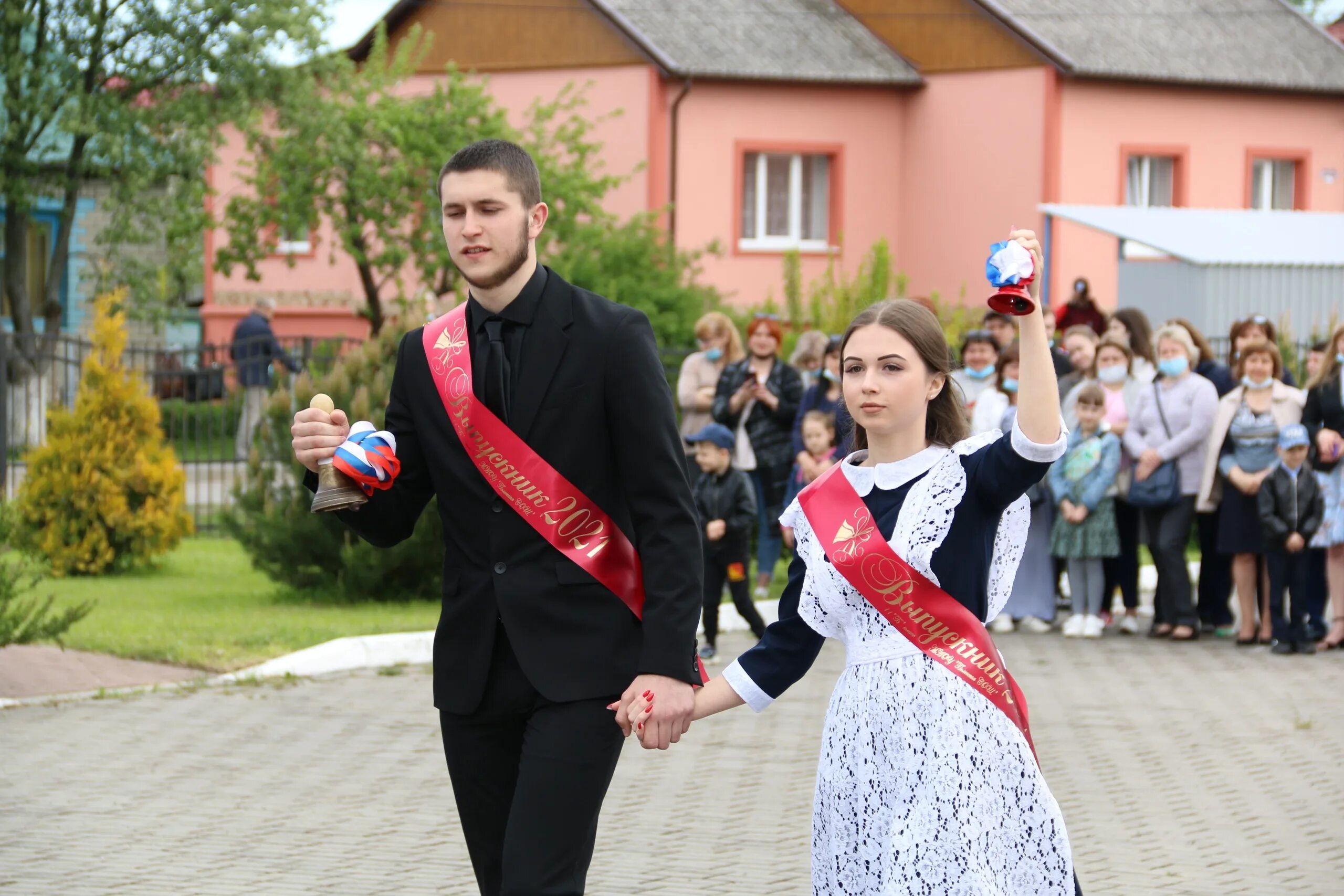 Выпуск 2018 школа. Сайт Полесской школы Калининградской области. Славянская школа Полесский район. Последний звонок 2018 МАОУ Полесская СОШ. Полесск школа.