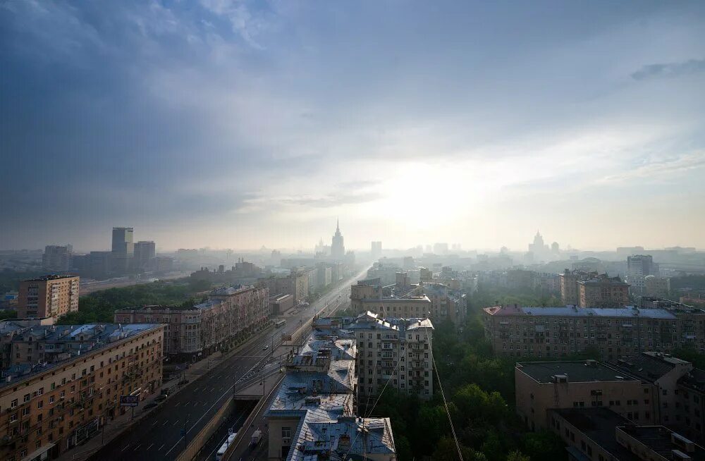 Раннее утро в Москве. Утренняя Москва. Солнечное утро в Москве. Утро в центре Москвы.