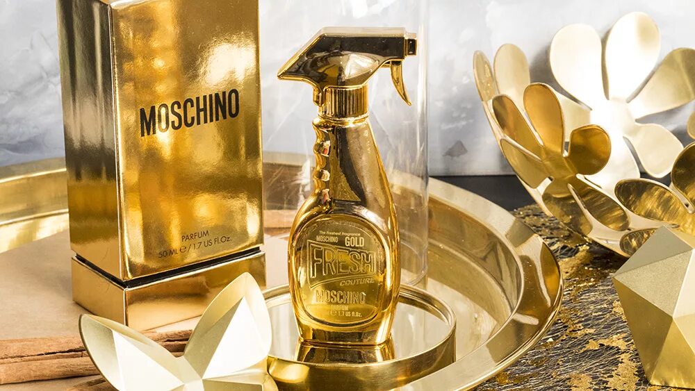 Духи Moschino Gold. Духи Moschino Fresh золотые. Духи Москино Золотая упаковка.