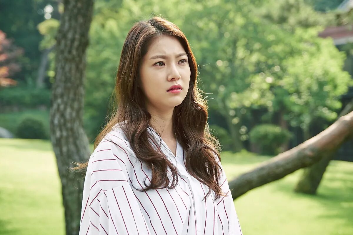 Актриса гон сын ён. Gong seung-yeon feet. Han seung yeon. Seung yeon jo. Корейский сериал круг.