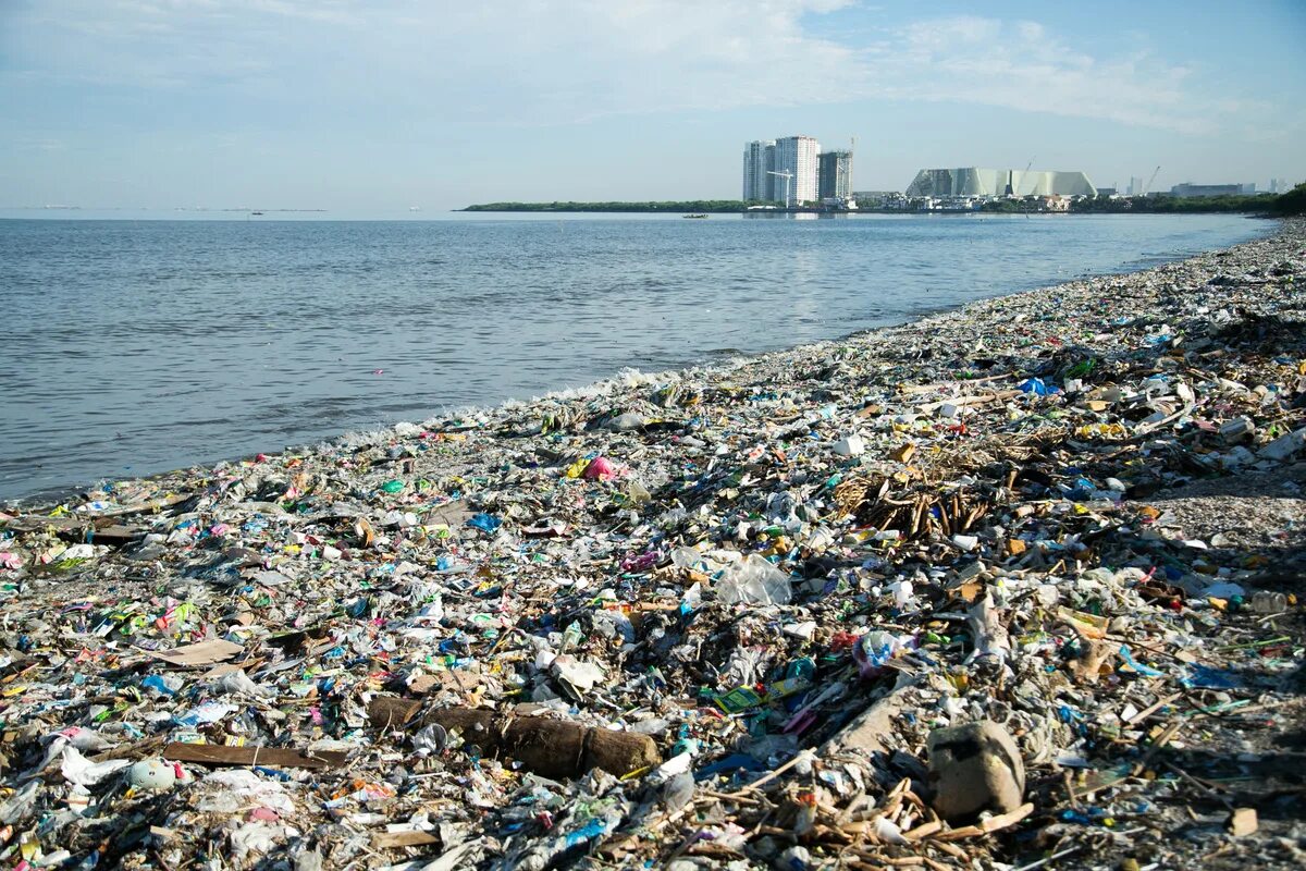 Миллионы тонн воды. Мусорный остров в тихом океане. Мусорный остров в тихом океане фото. Water pollution остров из пластика.