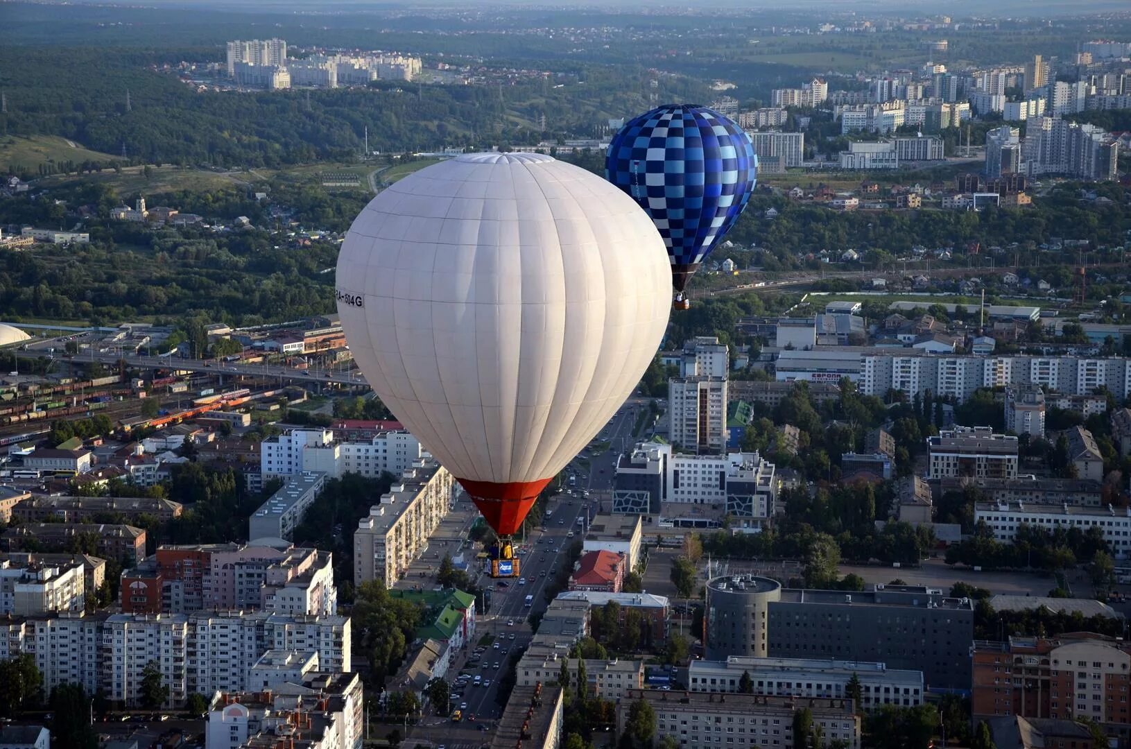 Московский воздушный шар. Аэростаты в Тамбове. Казань парк Победы аэростат. Воздушные шары аэростаты. Воздушный шар аэростат.