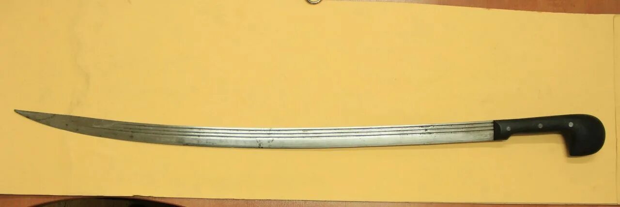 Сабли монголов. Шашка ятаган сабля. Шашка ятаган сабля. Сабля 16 век музей. Оружие тюрков, холодное оружие тюрков.