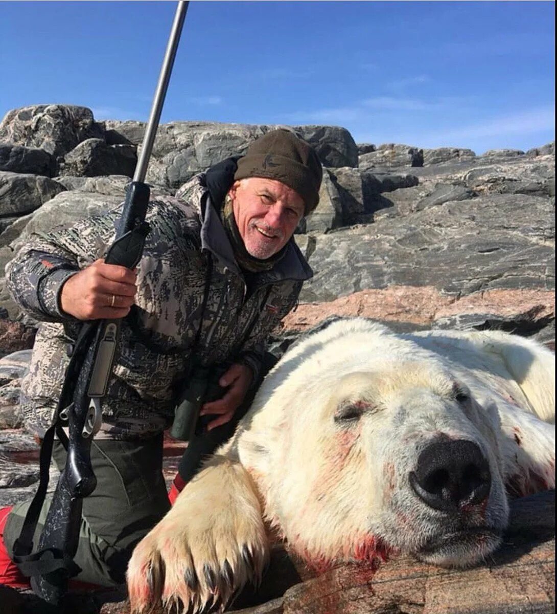Спорим она вместит в свою глотку револьвер. Дико например текст. Самый редкий самый худший браконьер. Футболка с фараоном. Майнкрафт браконьер в голосование.