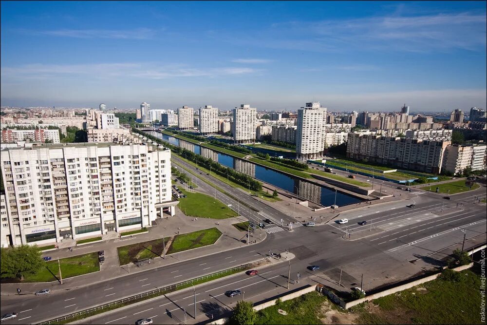 Московская область комендантский. Санкт-Петербург Приморский район Комендантский проспект. Метро Приморская Новосмоленская набережная. Новосмоленская улица Питер. Комендантский проспект высотки.