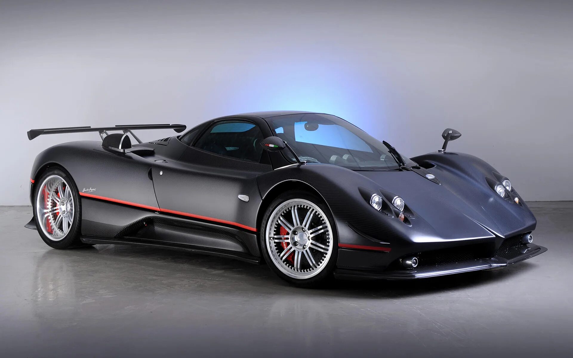 Паганини машина. Спорткар Pagani Zonda. Pagani Zonda r 2020. Новая Пагани зонда. Суперкары Пагани зонда.