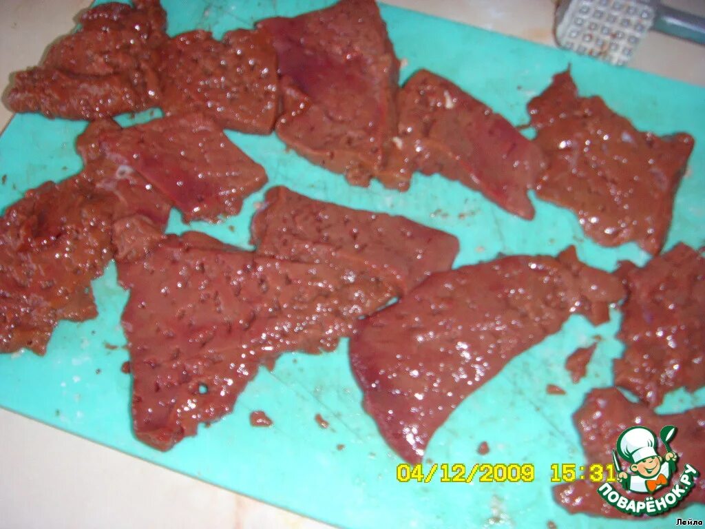 Отбивные из печени говяжьей. Отбивная из говяжьей печени. Отбивная из печенки. Отбить печень говяжью. Отбить печень говяжью.