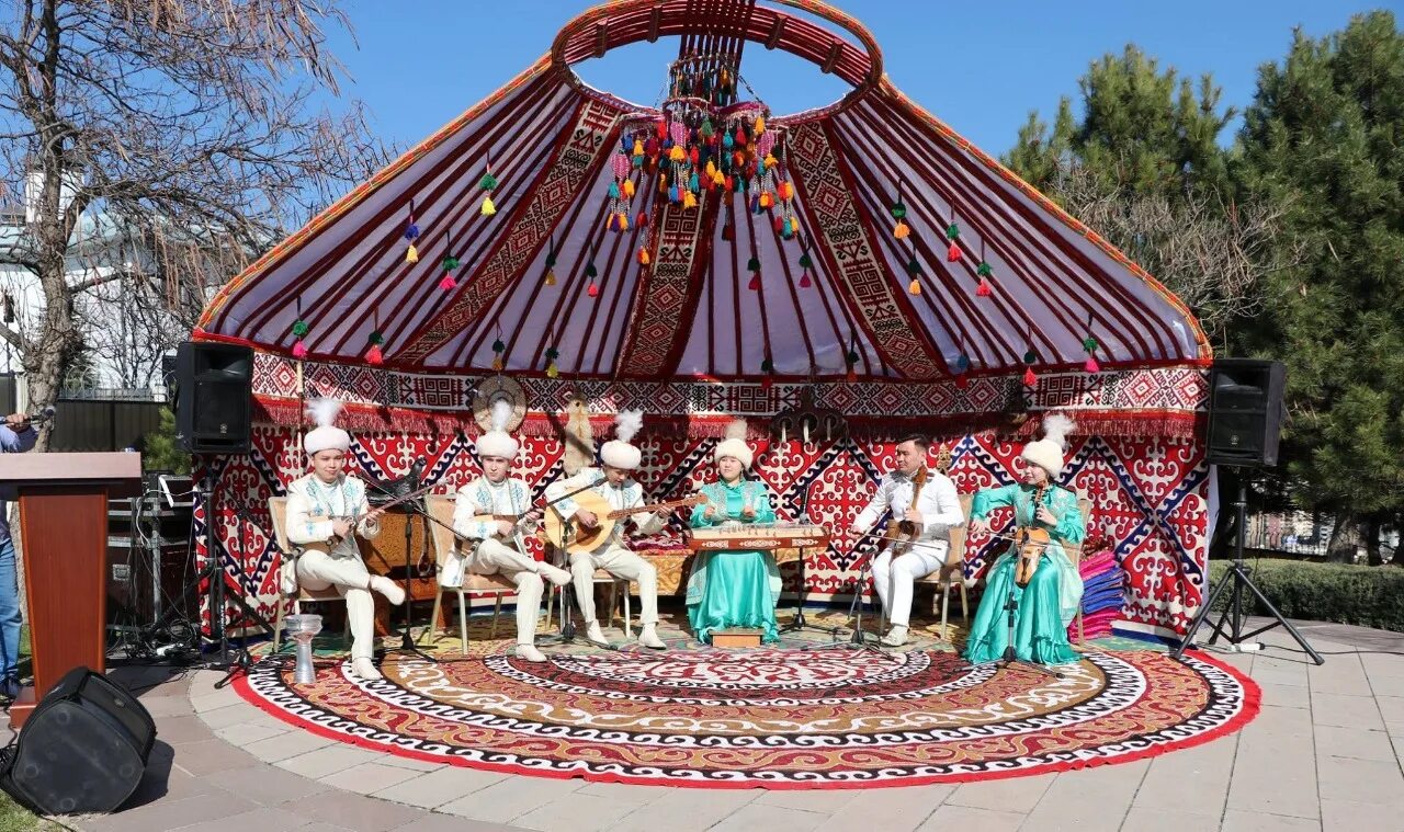 22 наурыз мерекесіне. 22 Наурыз. Наурыз фон. Наурыз баннер. 22 Наурыз картинки.