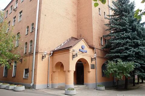 Лаврушинский пер 4