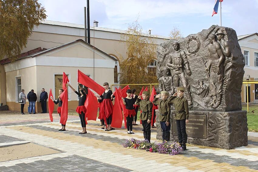 Погода в ст восточная усть. Станица Усть-Бузулукская. Усть-Бузулукская станица Волгоградская область. Станица Усть-Бузулукская Алексеевский район. Усть-Бузулукская станица средняя школа Волгоградская область.