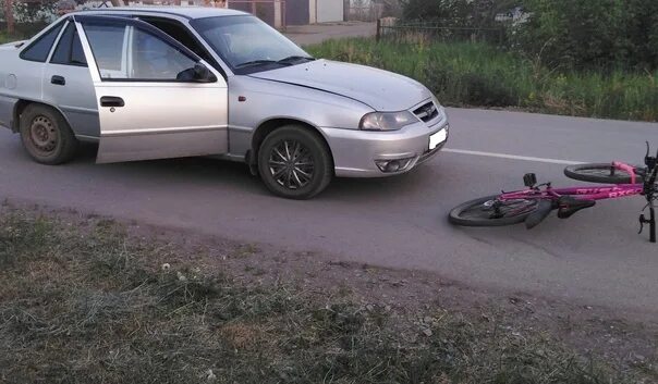 Авария в Южноуральске на мосту через Увельку. Авария Южноуральск по улице Павлова. Авария в Южноуральске- Увелка сегодня 16.04.