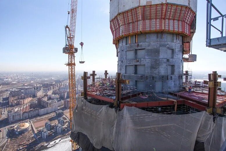 Начало строительства лахта 2. Фундамент башни Лахта центр. Лахта центр стройка. Фундамент Лахта центра. Лахта центр колонны.