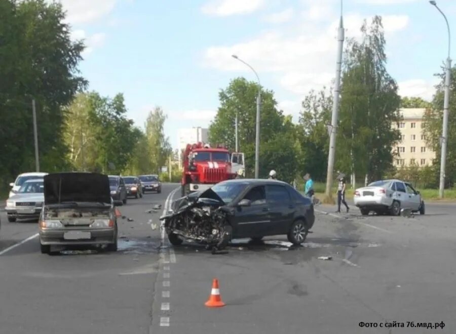 Рыбинск авария сегодня с участием автобуса. Происшествия рыбинск сегодня. Вчерашняя авария в рыбинске. Происшествия рыбинск сегодня. Происшествия рыбинск сегодня.