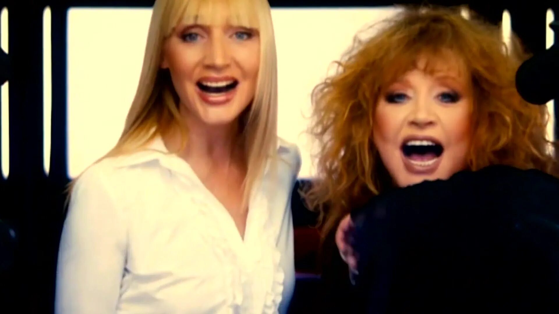 Алла пугачева опять метель. Алла пугачева и кристина орбакайте опять метель. Алла пугачева метель. Опять метель алла пугачёва и кристина орбакайте. Опять метель алла пугачёва.